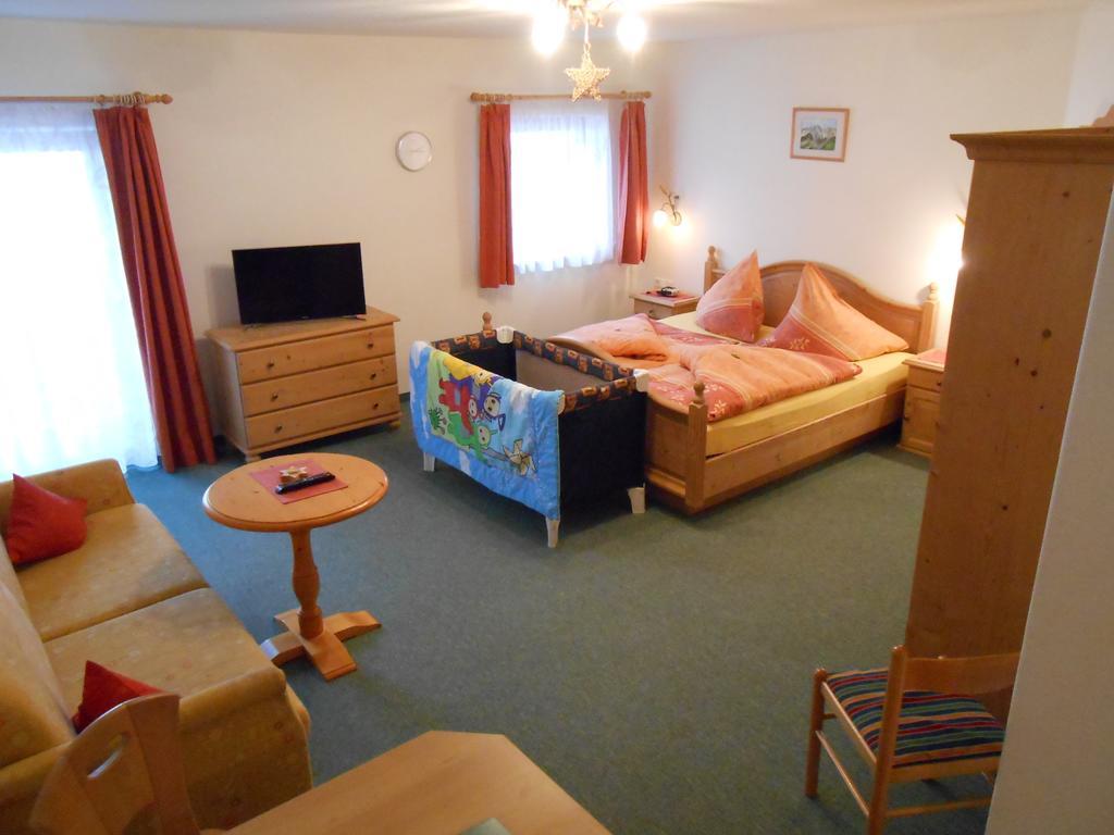 Pfannelerhof Apartman Leutasch Szoba fotó