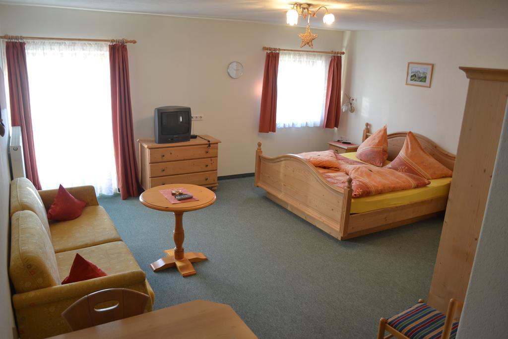 Pfannelerhof Apartman Leutasch Szoba fotó