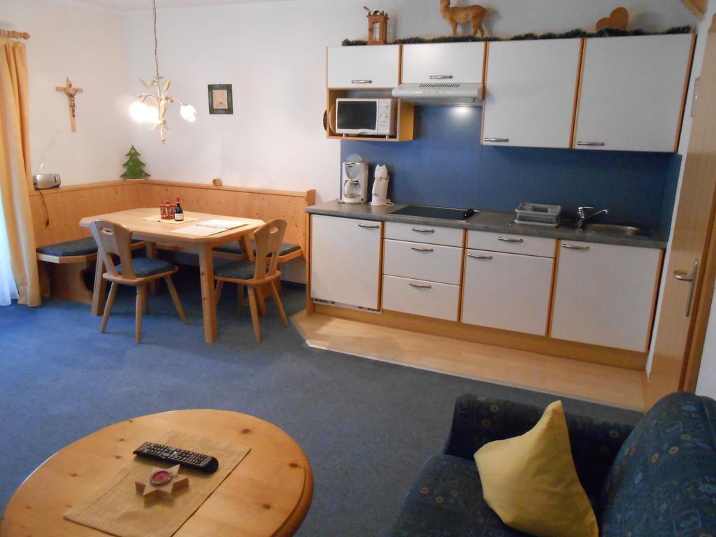 Pfannelerhof Apartman Leutasch Szoba fotó